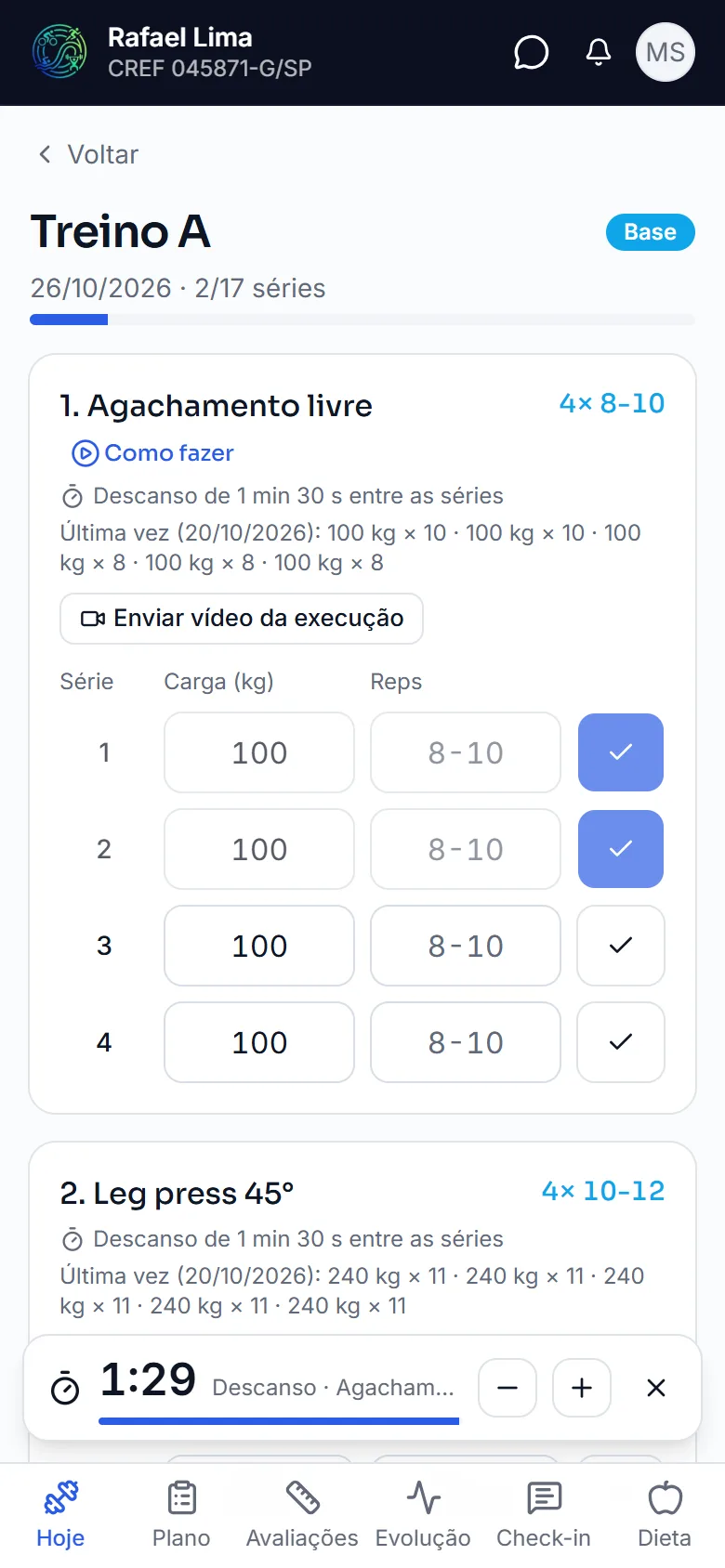 Registro do treino com carga e repetições de cada série e a carga da última vez